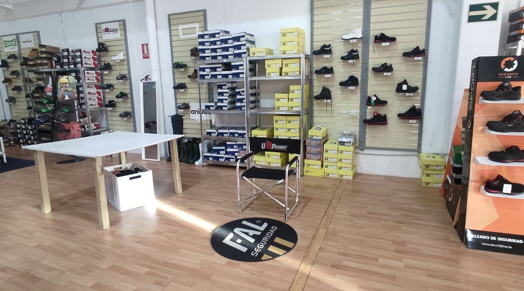 Calzado de seguridad MB4 Vestimos Soluciones Ropa Laboral en Valladolid