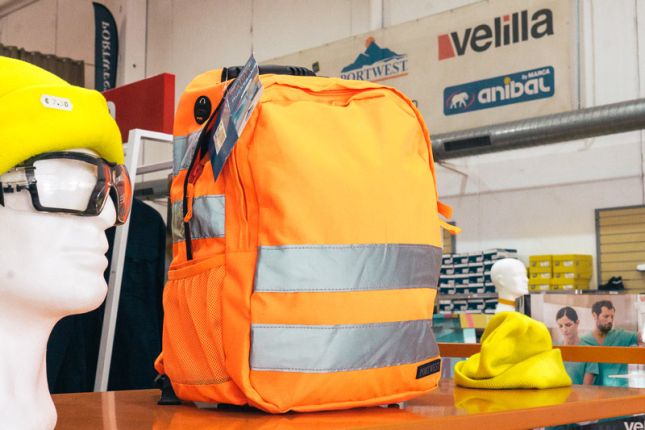 Ropa laboral alta visibilidad personalizada MB4 Vestimos Soluciones Ropa Laboral en Valladolid